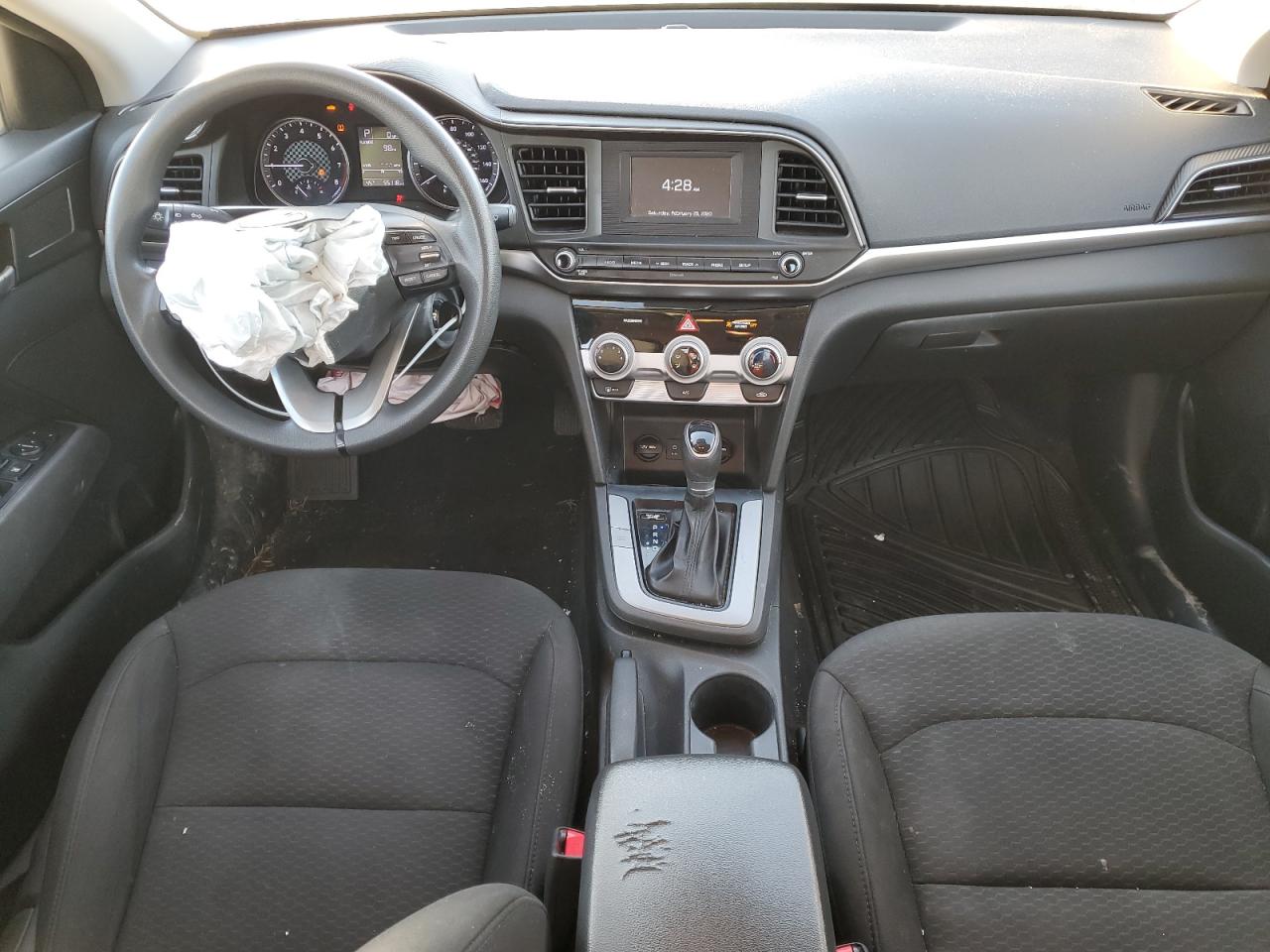 2019 Hyundai Elantra - Image 8