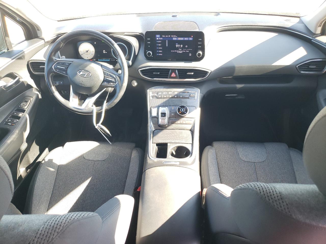 2021 Hyundai Santa Fe - Image 8
