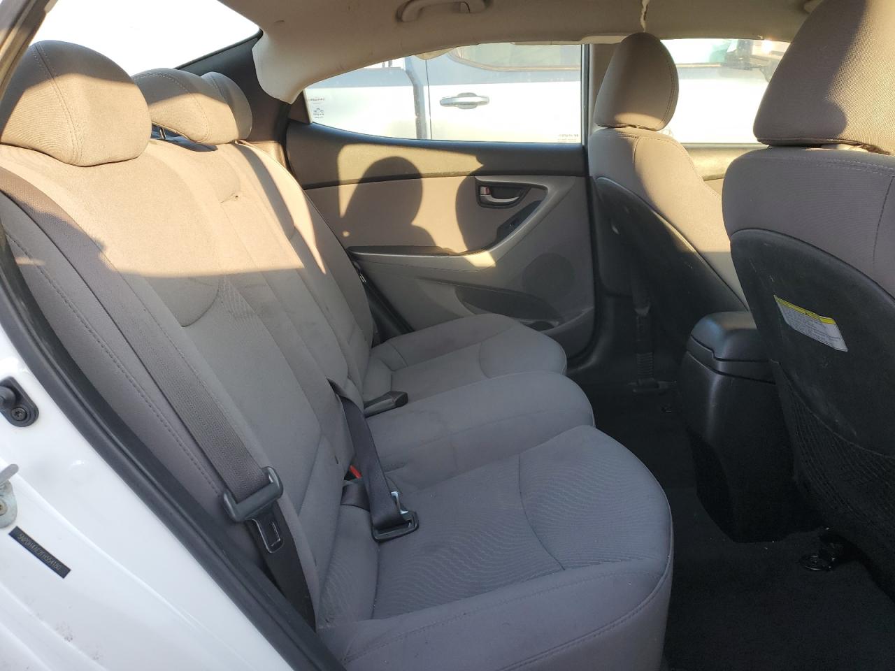 2015 Hyundai Elantra - Image 10