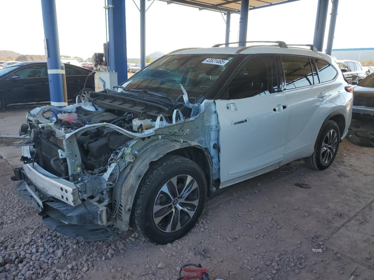 2021 Toyota Highlander - Image 1
