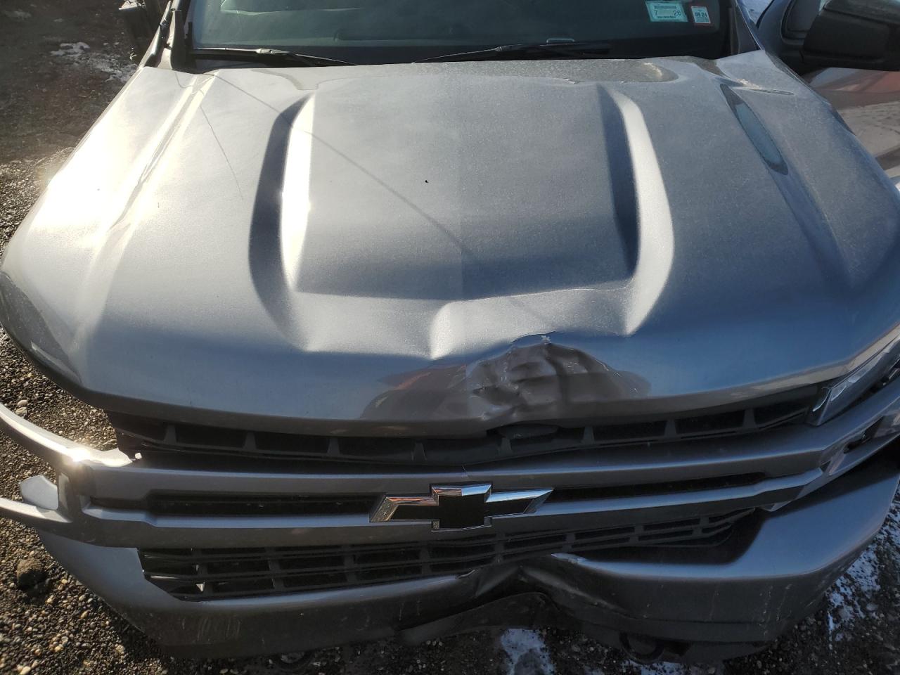 2022 Chevrolet Silverado - Image 11