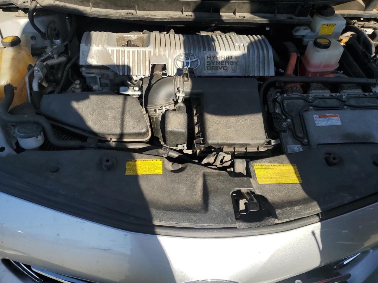 2012 Toyota Prius - Image 12