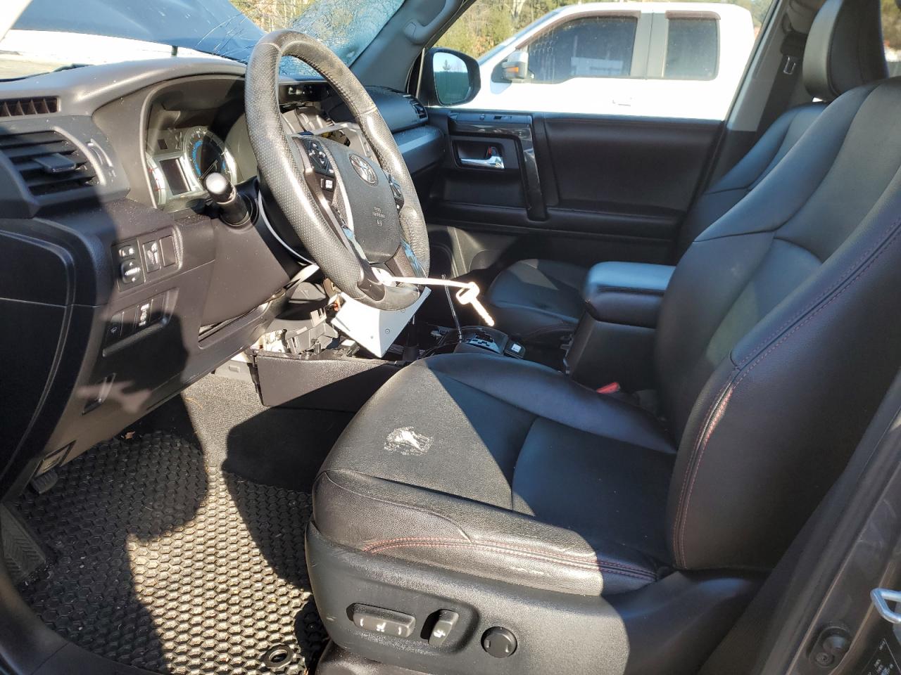 2015 Toyota 4Runner - Image 7