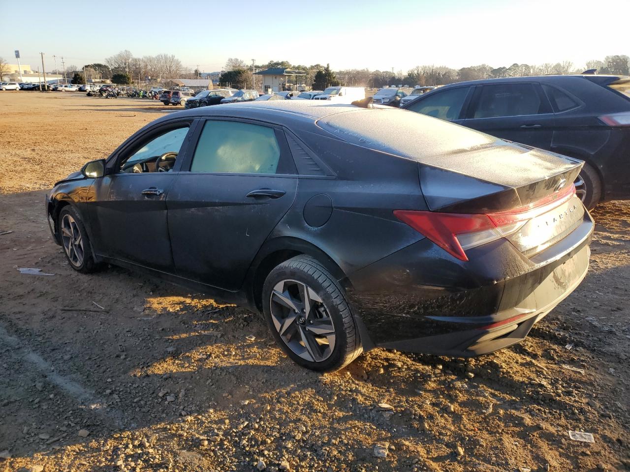 2023 Hyundai Elantra - Image 2