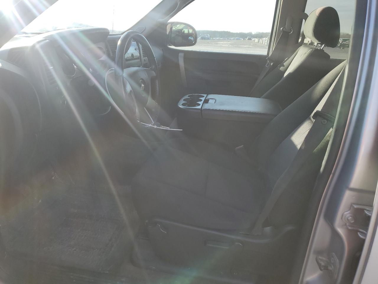 2010 Chevrolet Silverado - Image 7