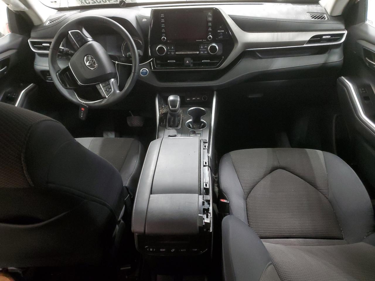 2020 Toyota Highlander - Image 8