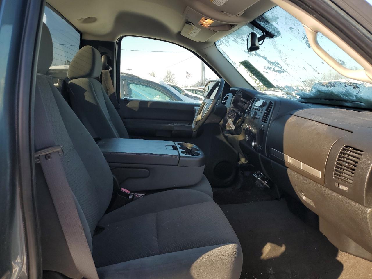 2007 Chevrolet Silverado - Image 10