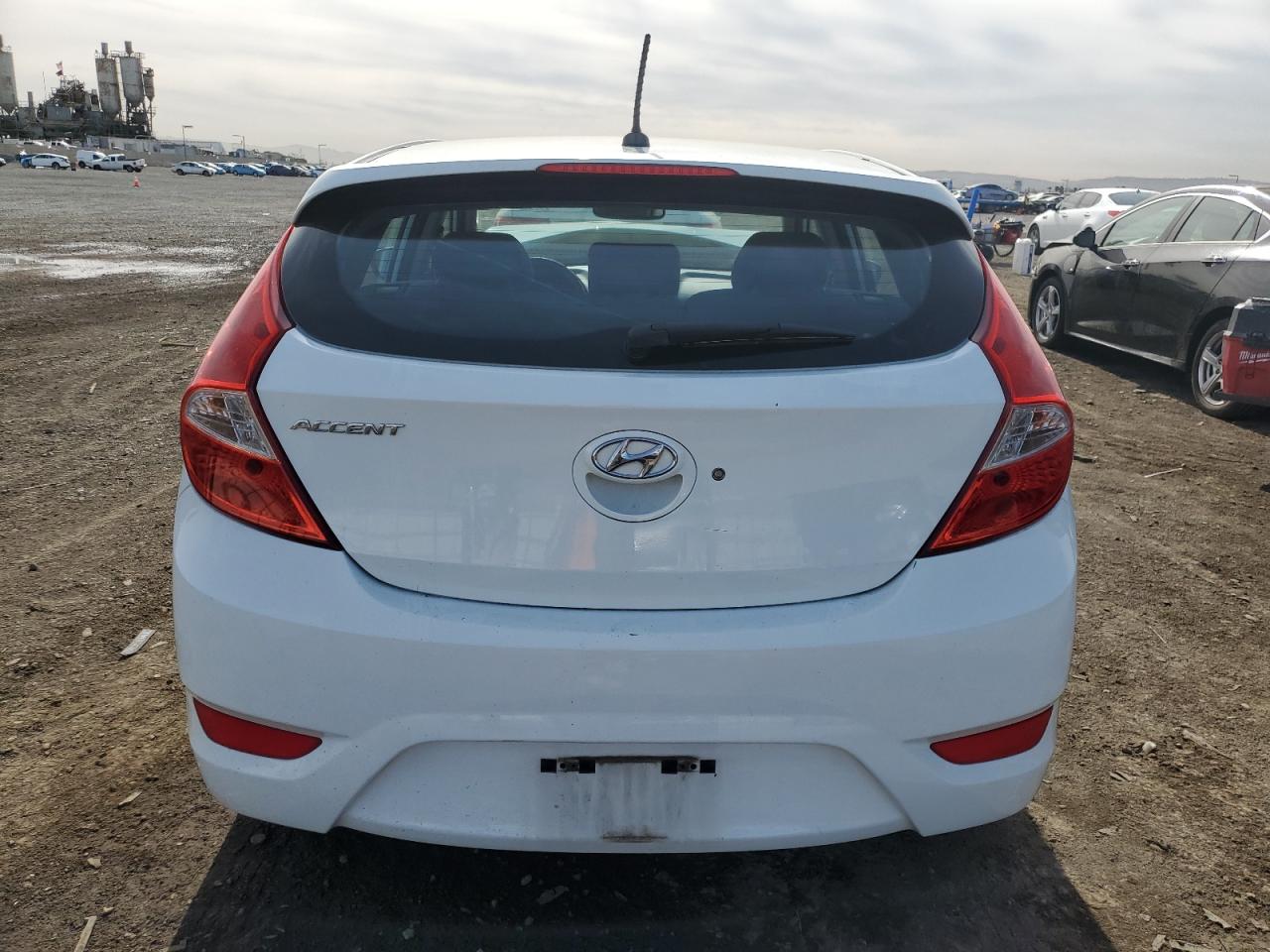 2013 Hyundai Accent - Image 6
