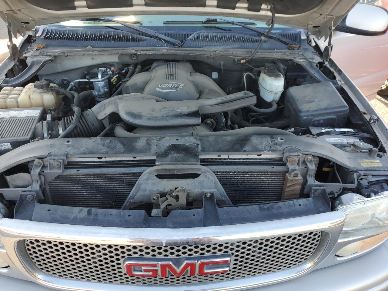 2004 GMC Yukon - Image 12