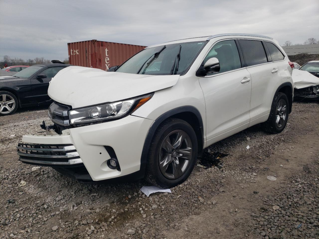 2019 Toyota Highlander - Image 1