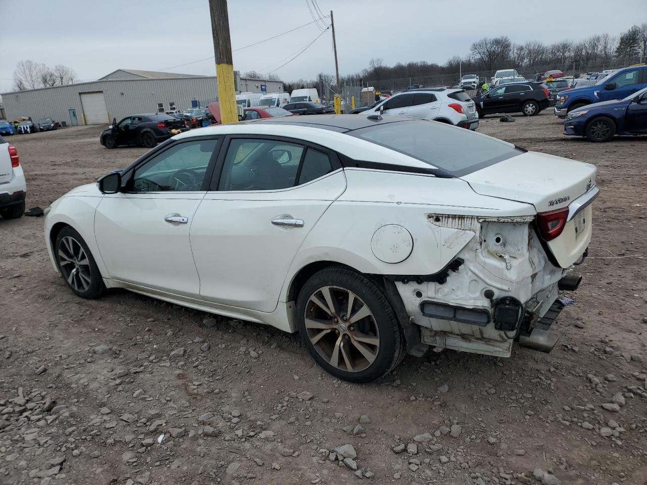 2017 Nissan Maxima - Image 2