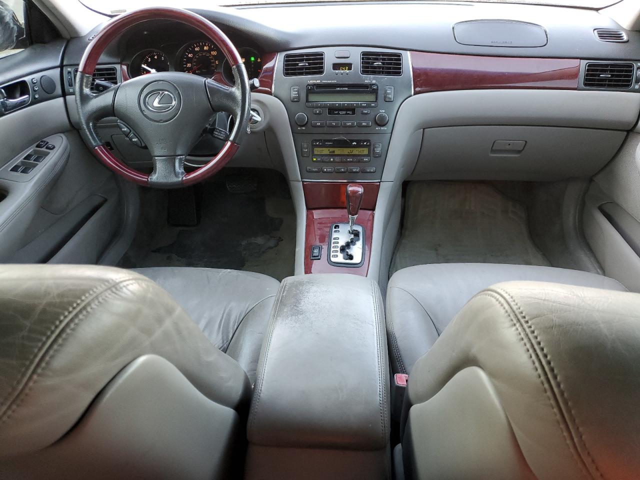 2003 Lexus ES - Image 8