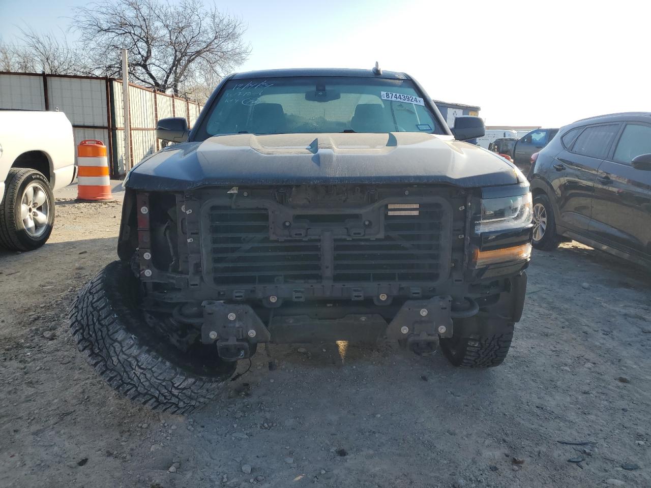 2018 Chevrolet Silverado - Image 5