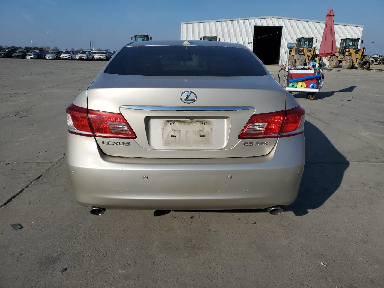 2010 Lexus ES - Image 6