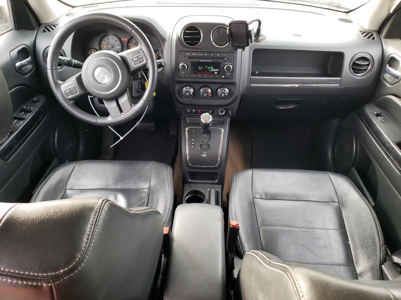2014 Jeep Liberty (Patriot) - Image 8