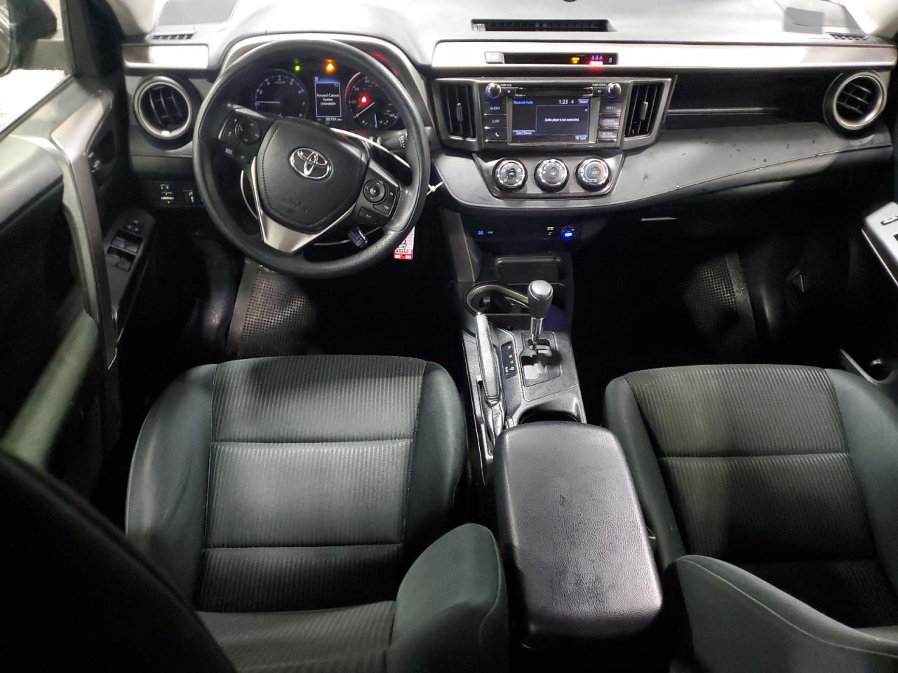 2018 Toyota RAV 4 - Image 8