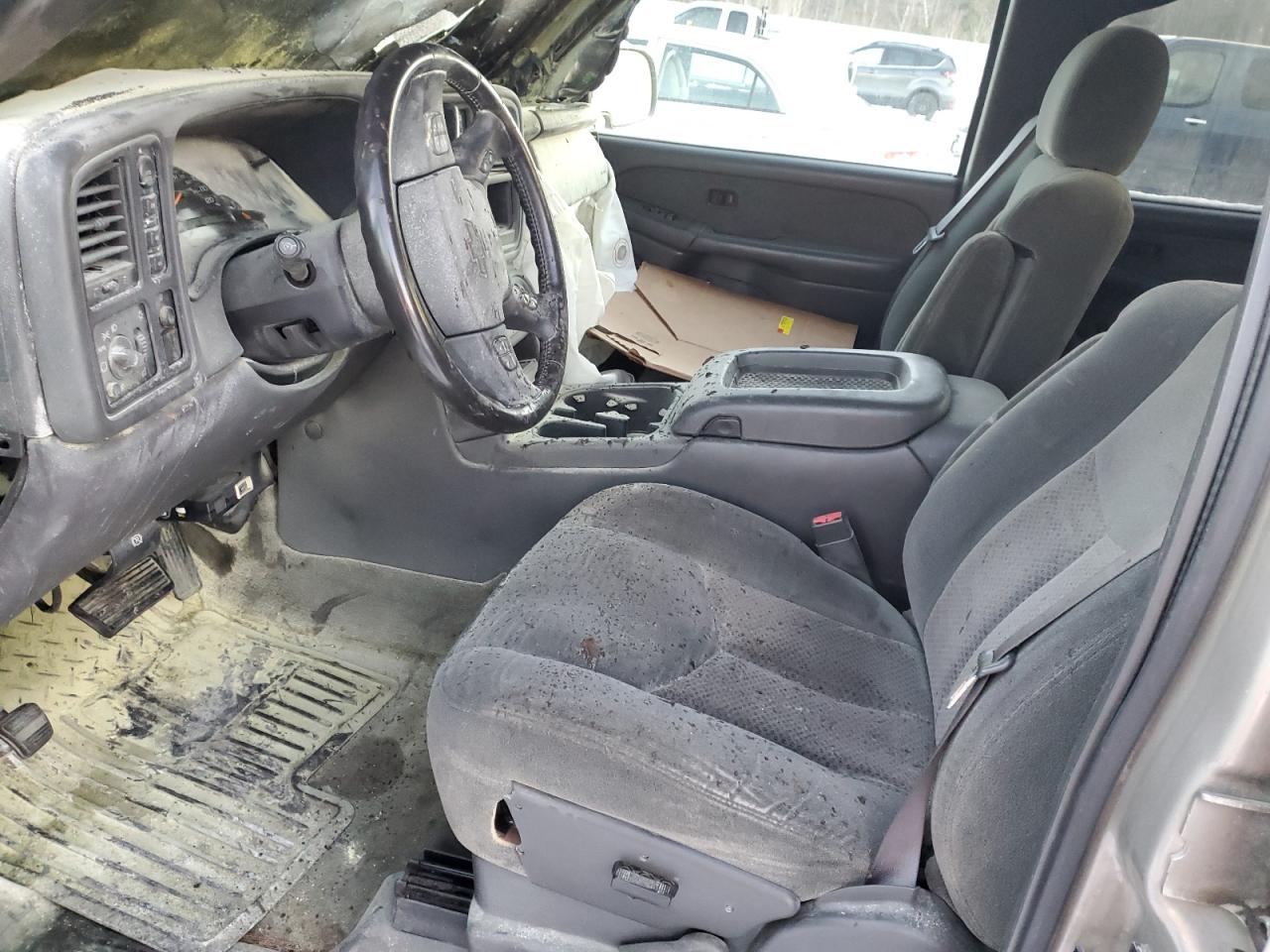 2003 Chevrolet Silverado - Image 7