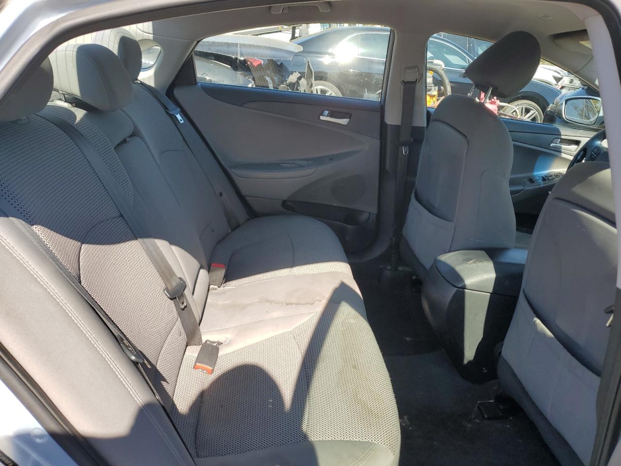 2012 Hyundai Sonata - Image 10