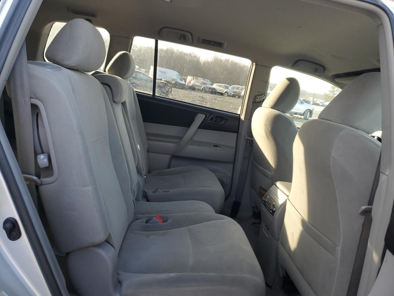 2010 Toyota Highlander - Image 11