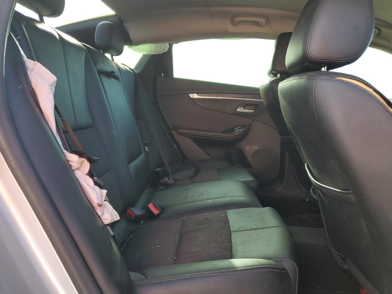 2016 Chevrolet Impala - Image 10