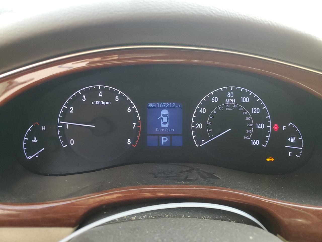 2014 Hyundai Genesis - Image 9
