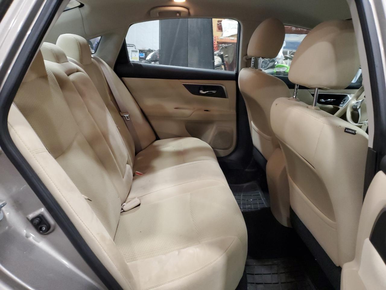 2015 Nissan Altima - Image 10