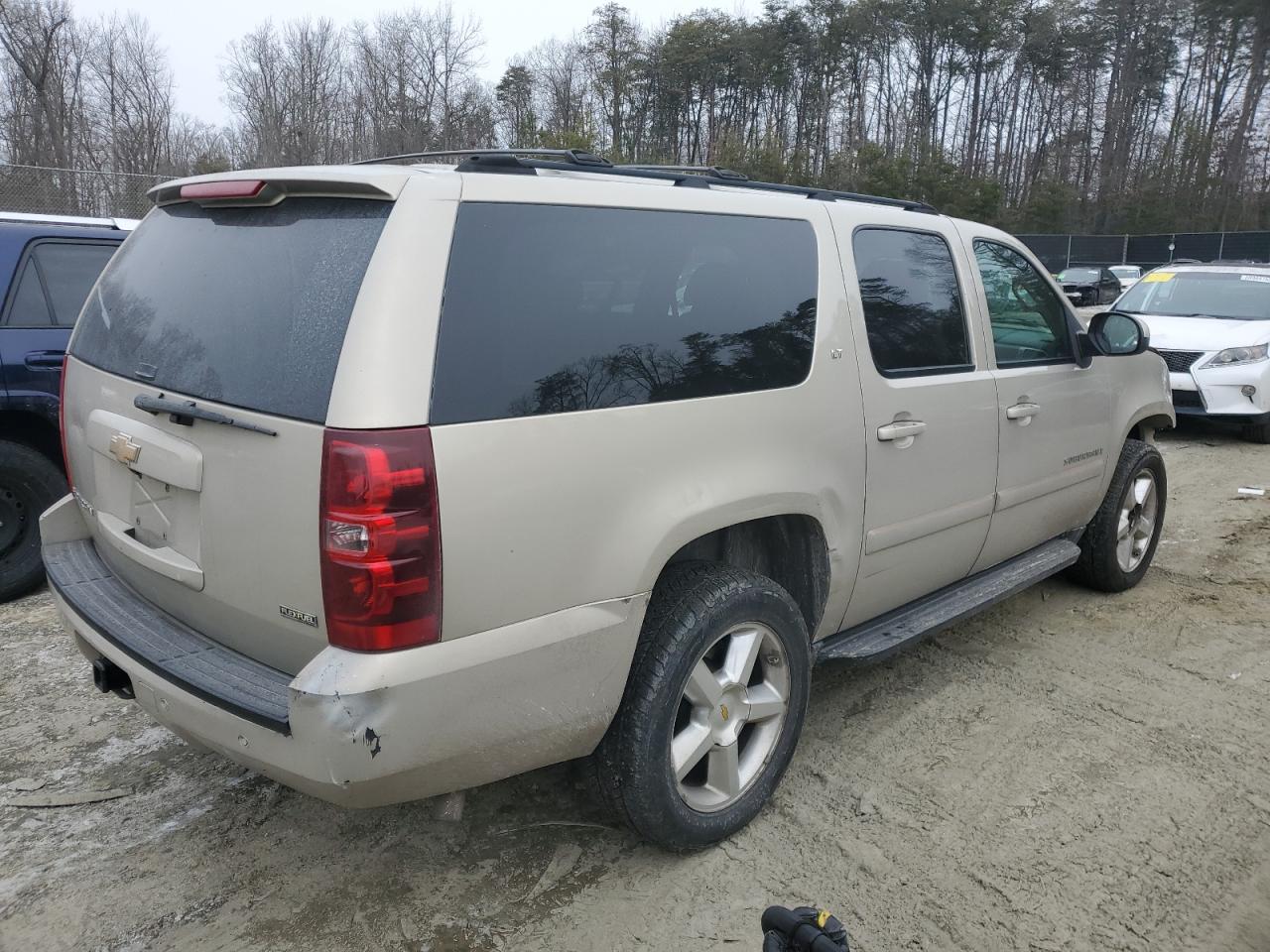 2007 Chevrolet Suburban - Image 3