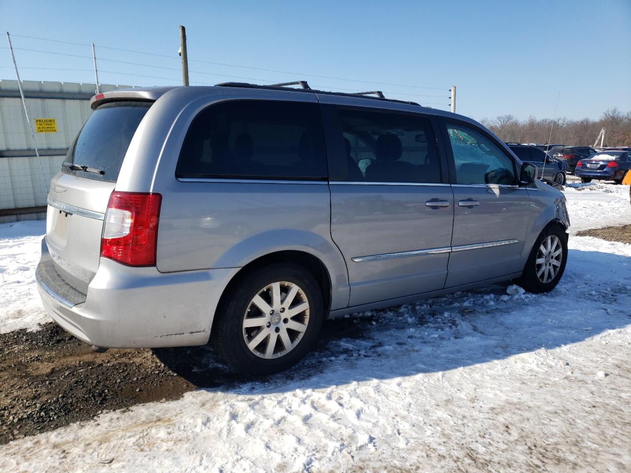 2014 Chrysler Town & Country - Image 3