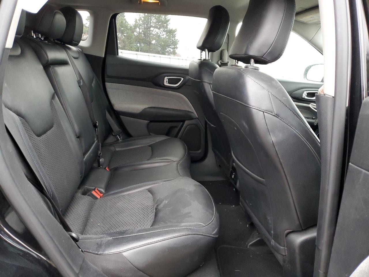 2022 Jeep Compass - Image 11
