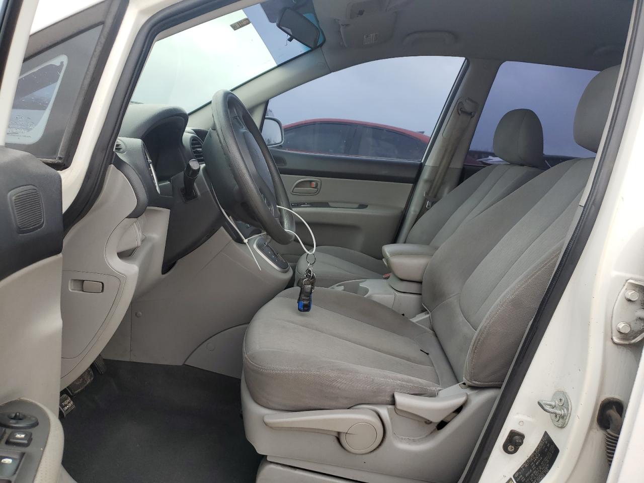 2009 Kia Rondo Base VIN: KNAFG528297221820 Lot: 43388455