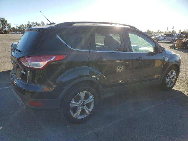  FORD ESCAPE 2016 Czarny