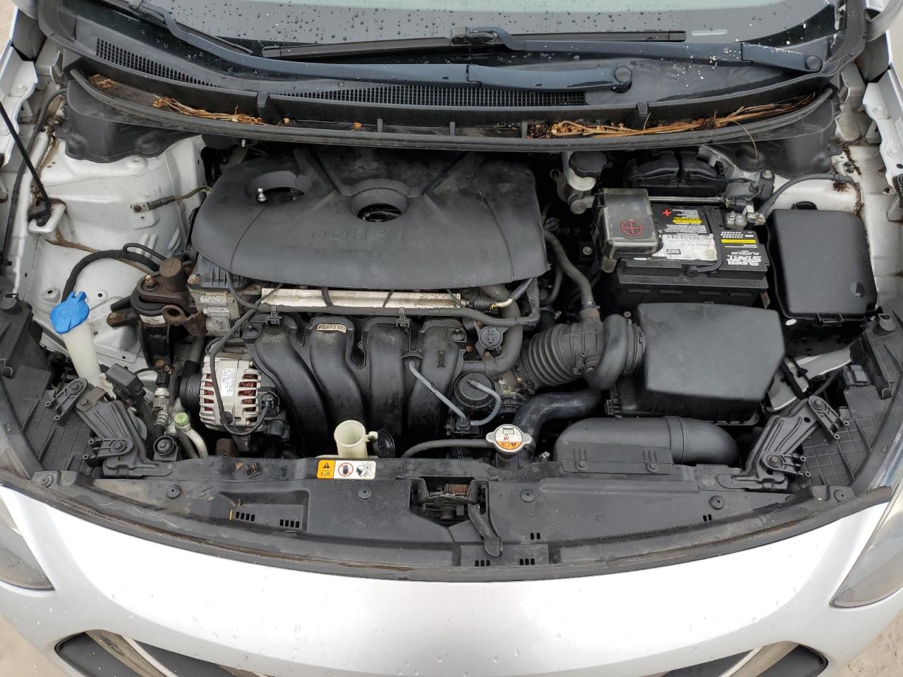 2013 Hyundai Elantra - Image 13
