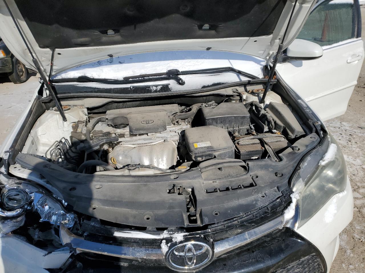 2015 Toyota Camry - Image 11