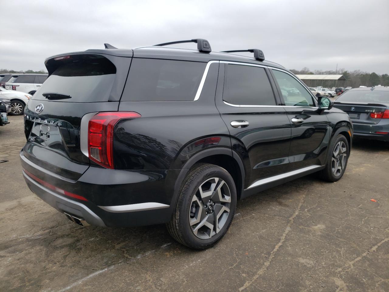 2024 Hyundai Palisade - Image 3