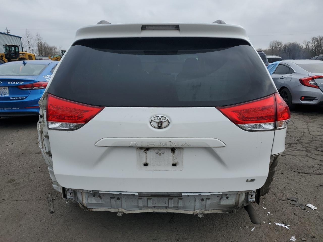 2014 Toyota Sienna - Image 6