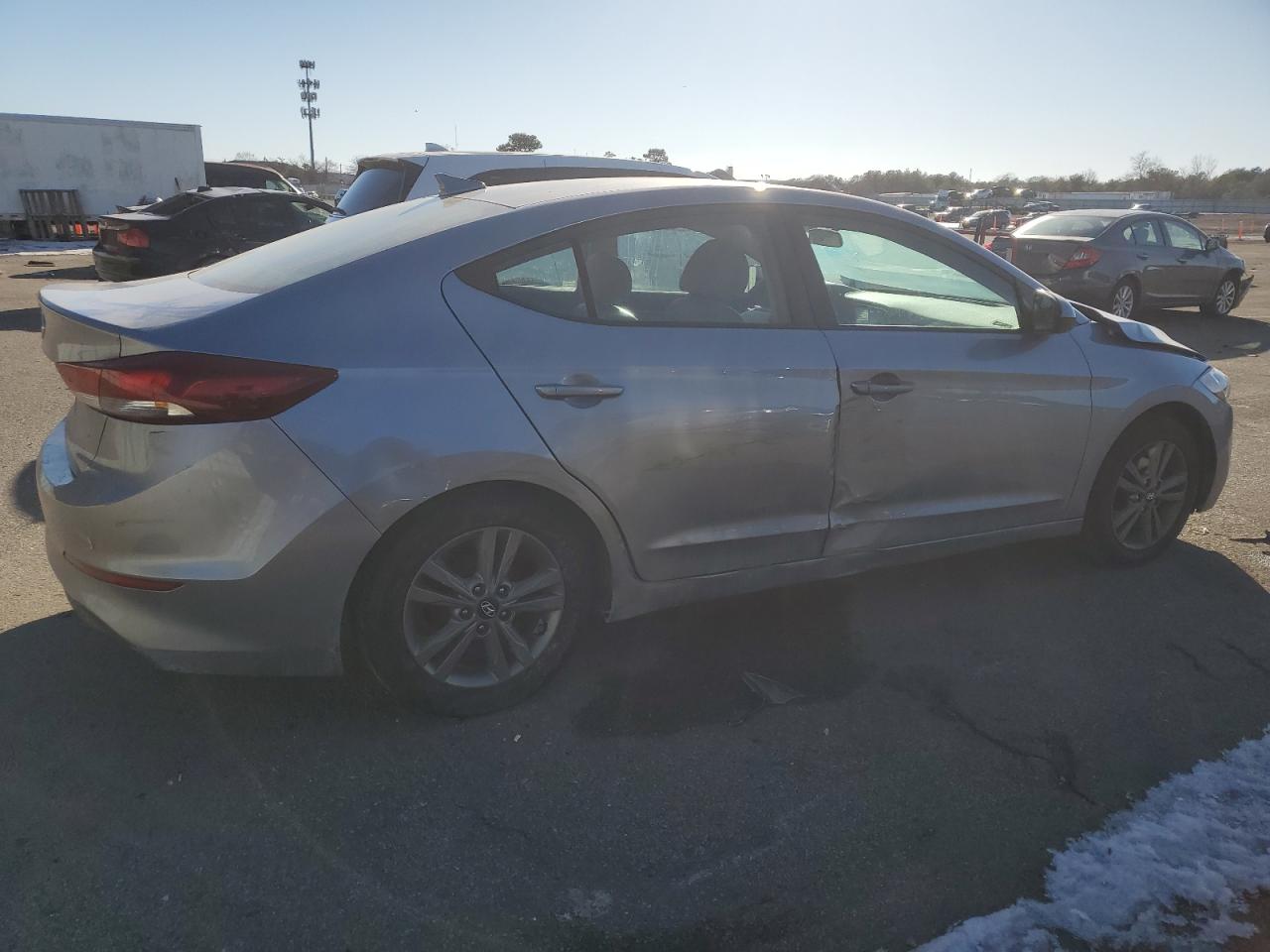 2017 Hyundai Elantra - Image 3