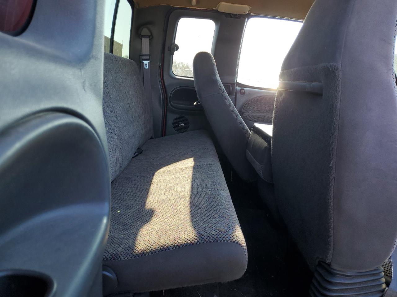 1998 Dodge RAM - Image 10
