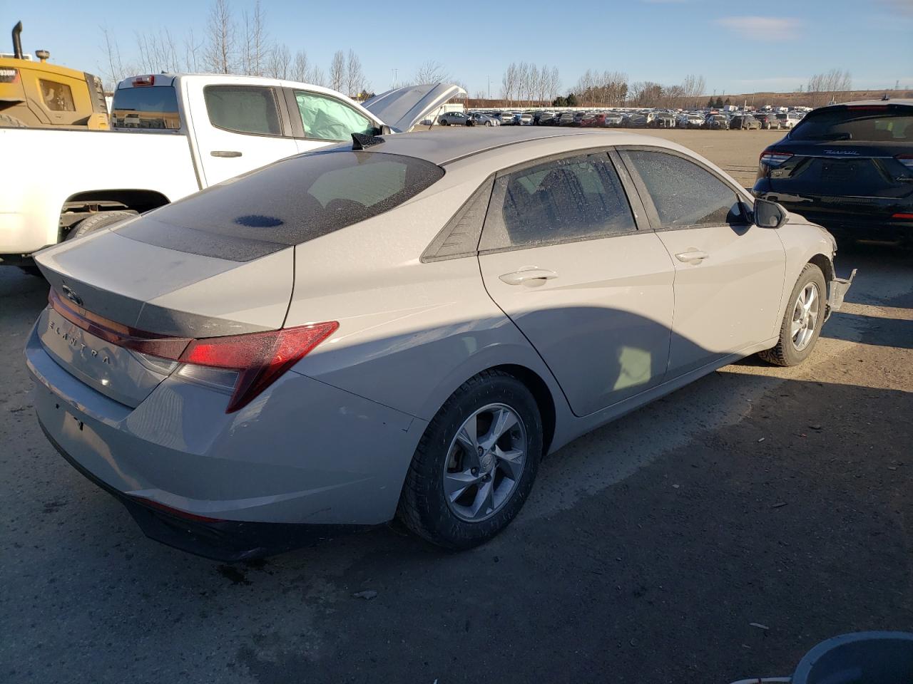 2022 Hyundai Elantra - Image 3