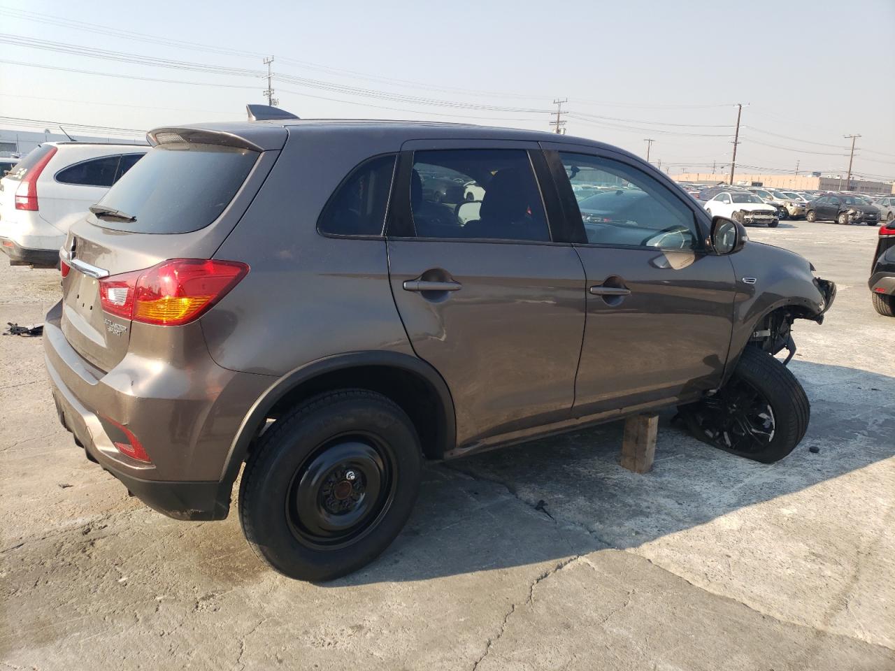 VIN JA4AP3AU8JU011741 2018 MITSUBISHI OUTLANDER no.3