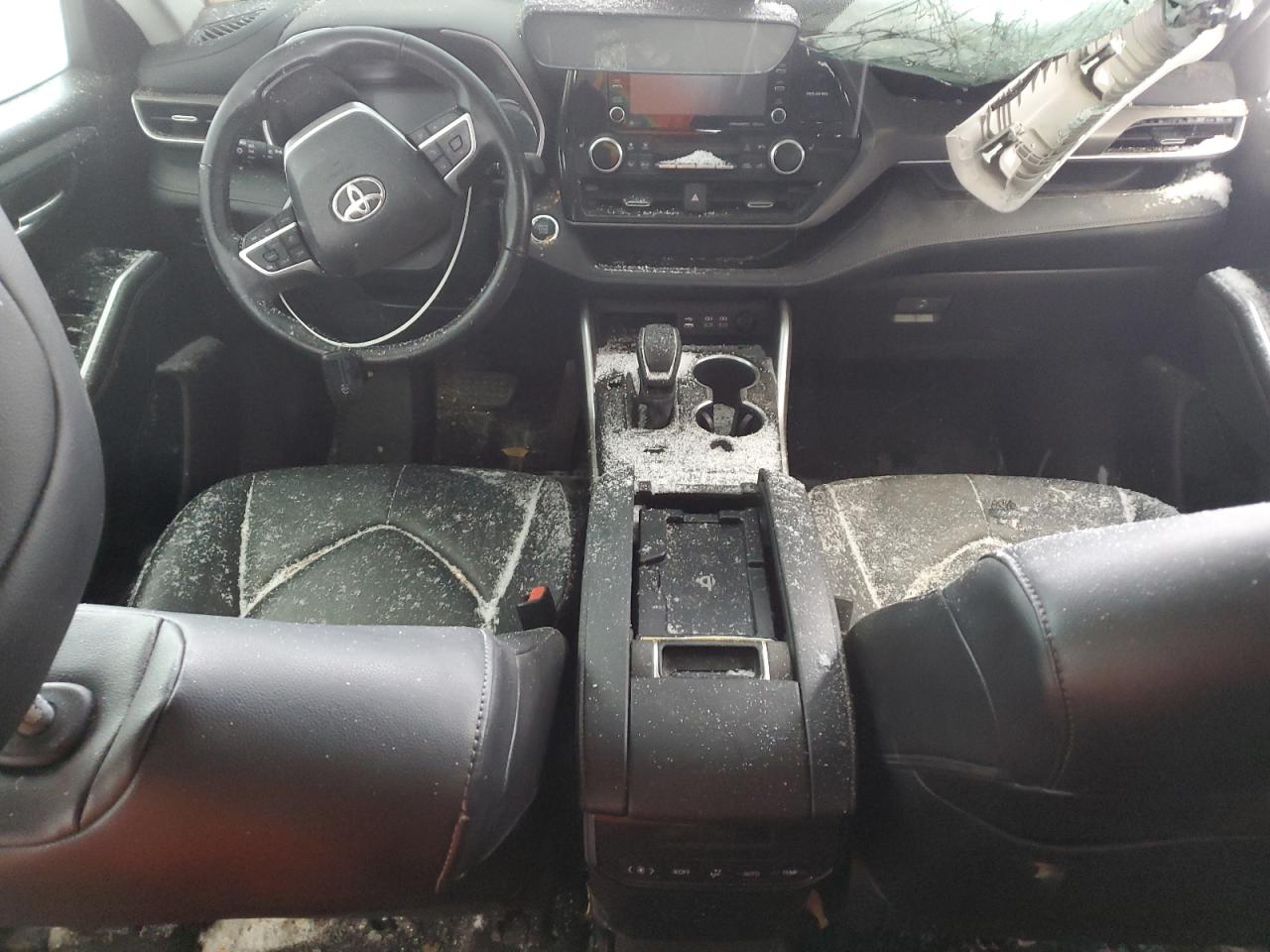 2022 Toyota Highlander - Image 8