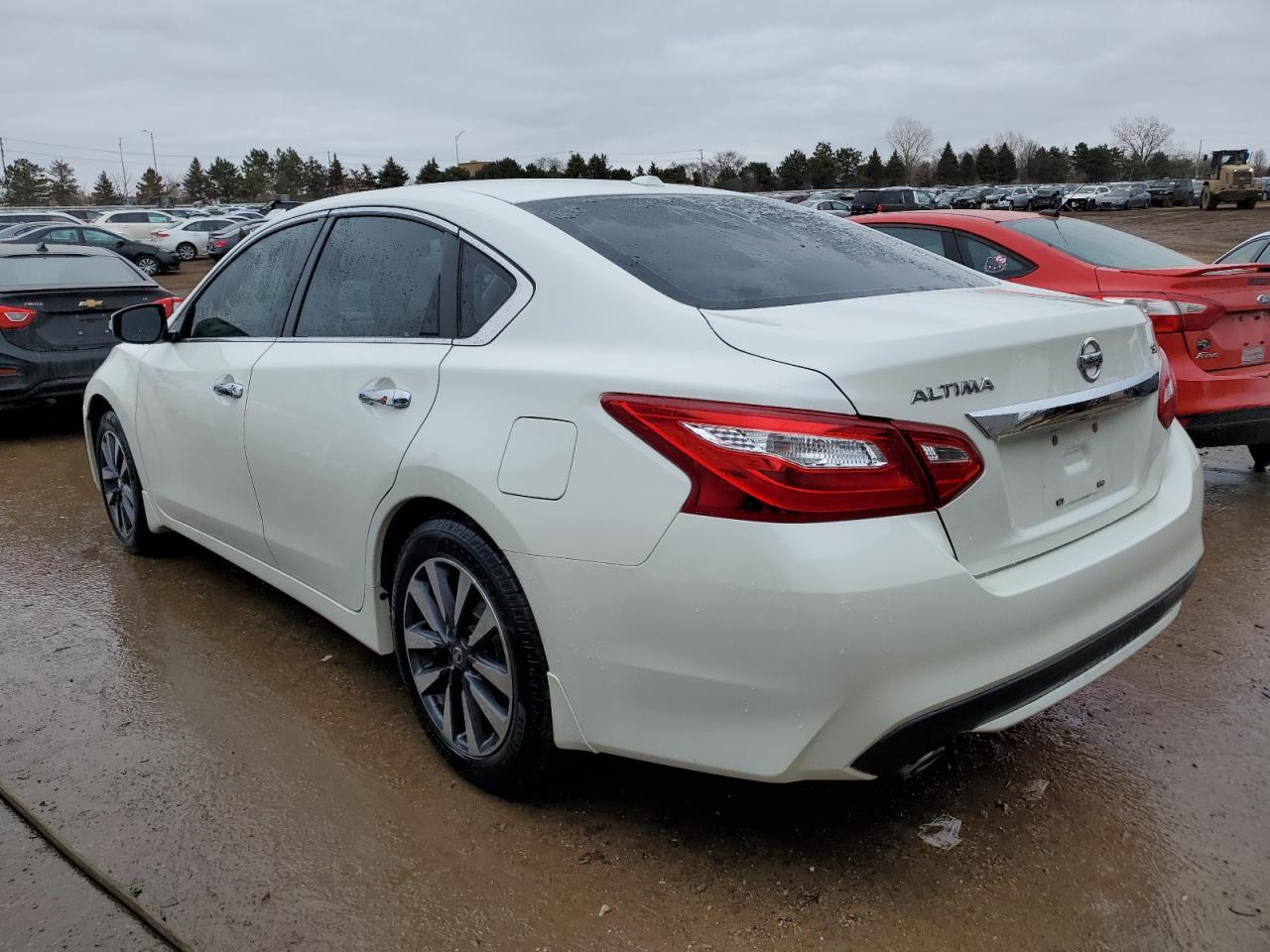 2016 Nissan Altima - Image 2