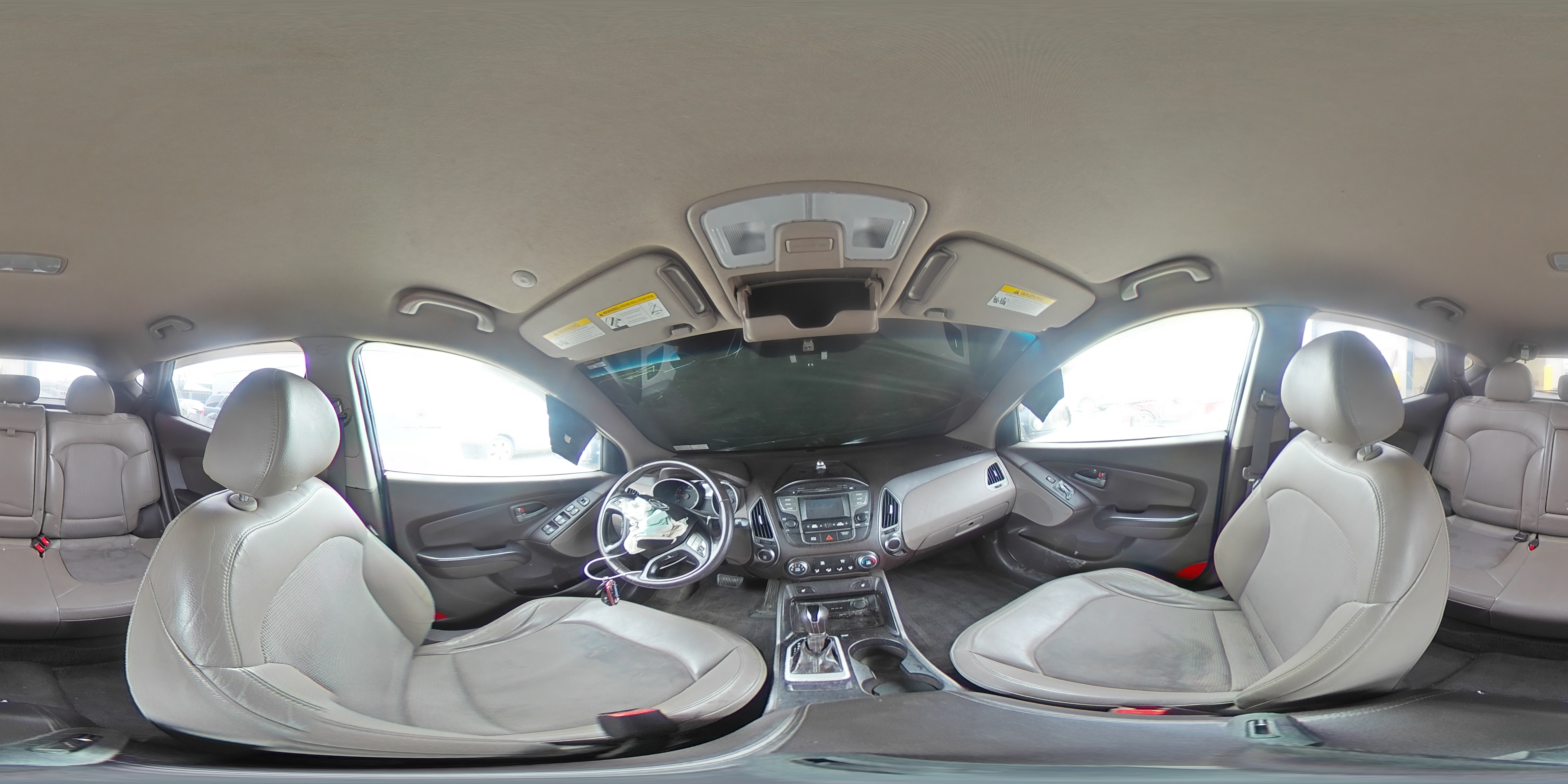 2014 Hyundai Tucson - Image 16