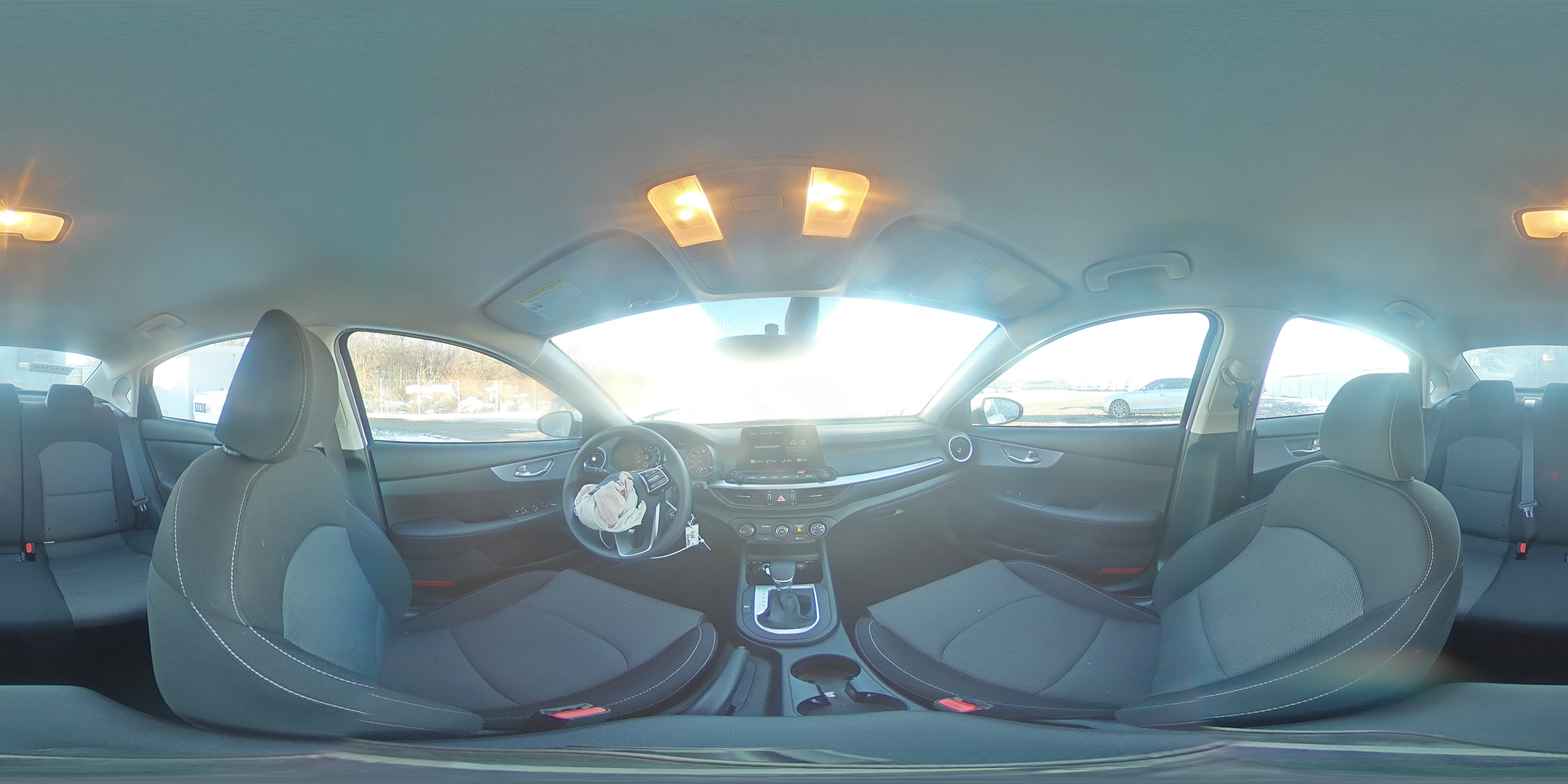 2024 Kia Forte - Image 13