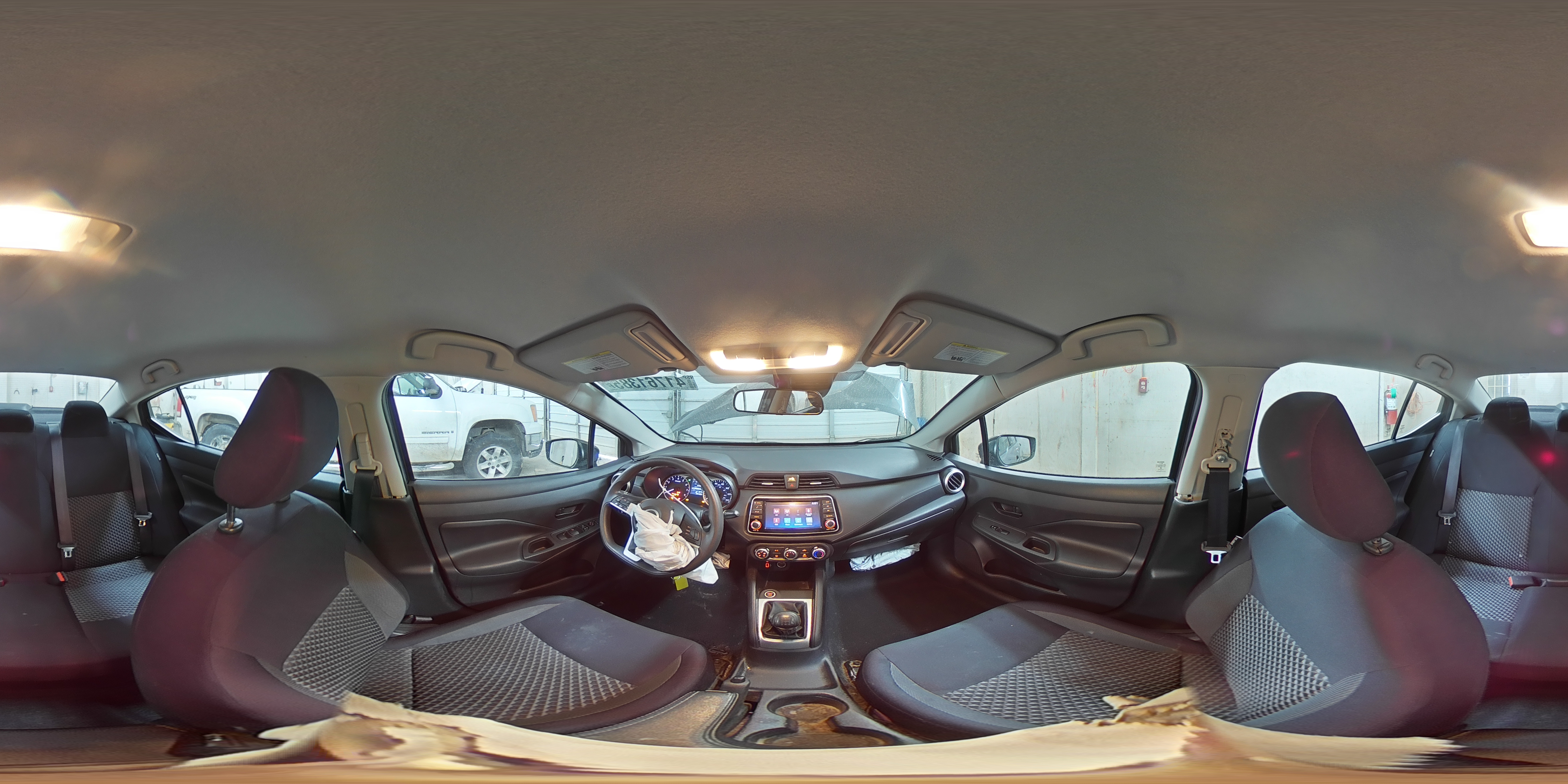 2020 Nissan Versa - Image 15