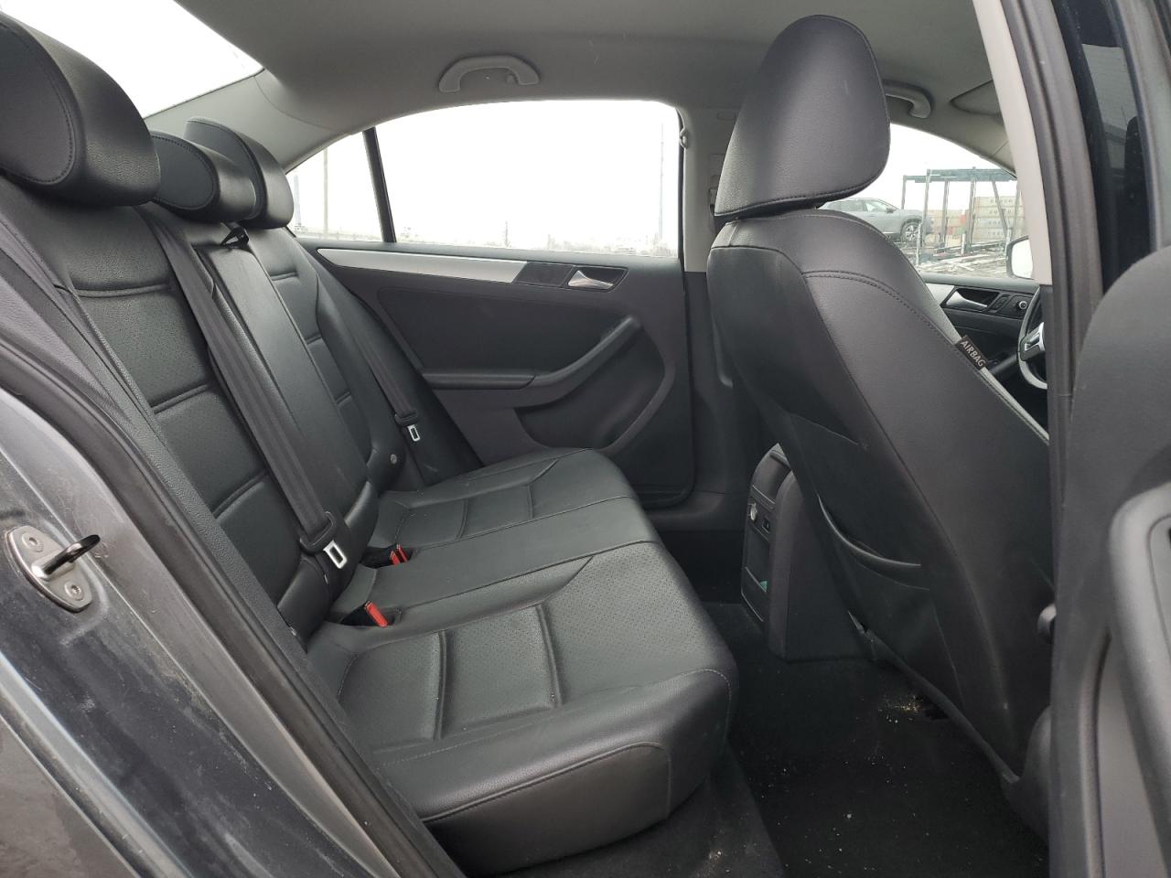 2014 Volkswagen Jetta - Image 10
