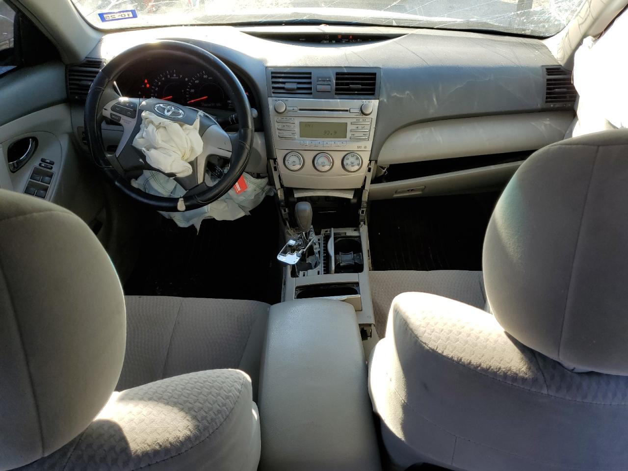 2010 Toyota Camry - Image 8