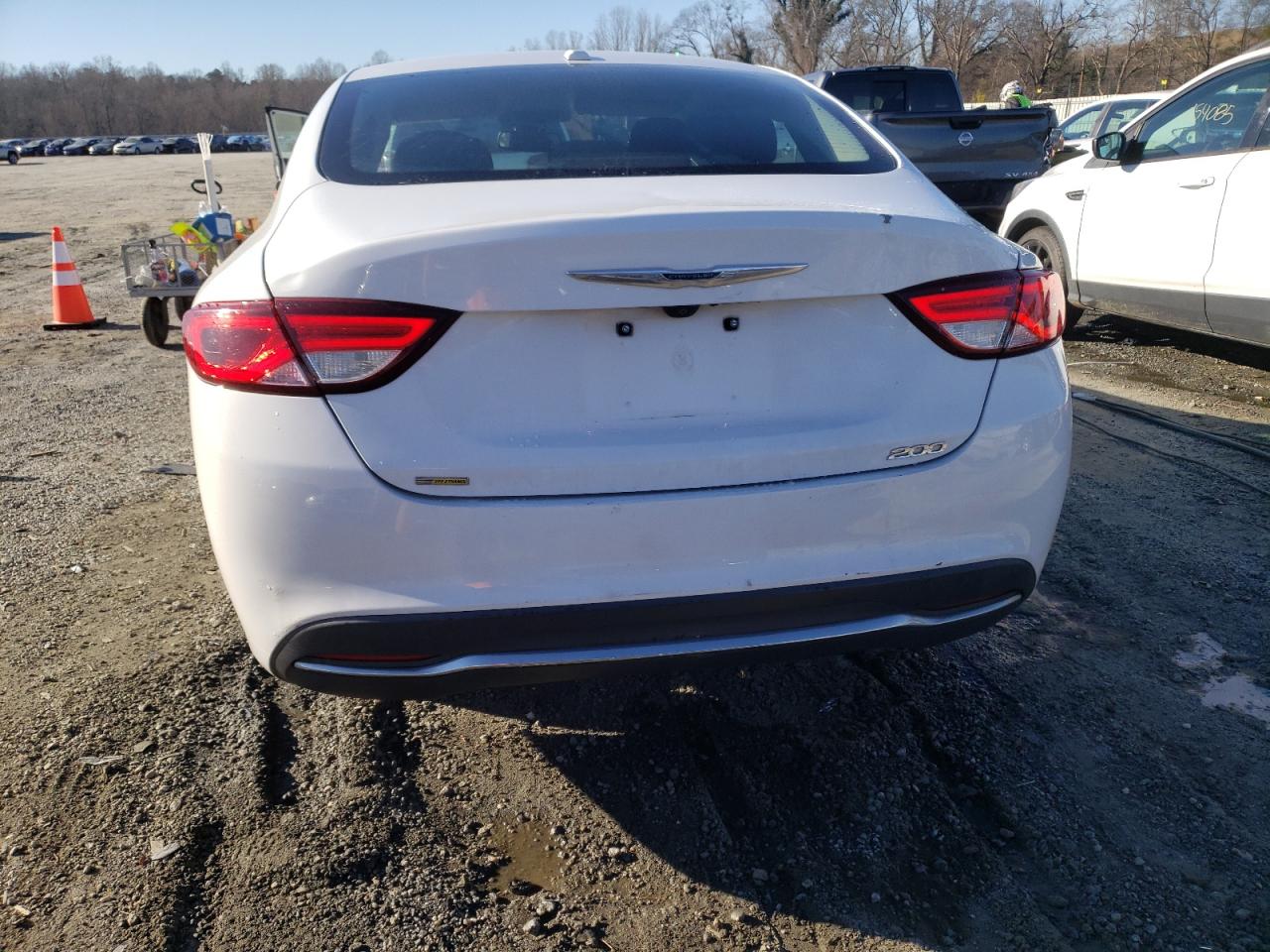 2015 Chrysler 200 - Image 6