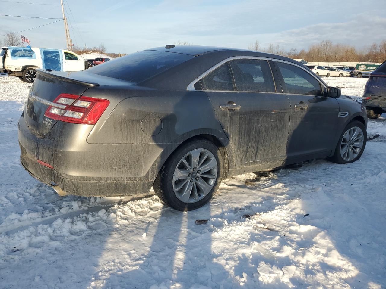 2015 Ford Taurus - Image 3
