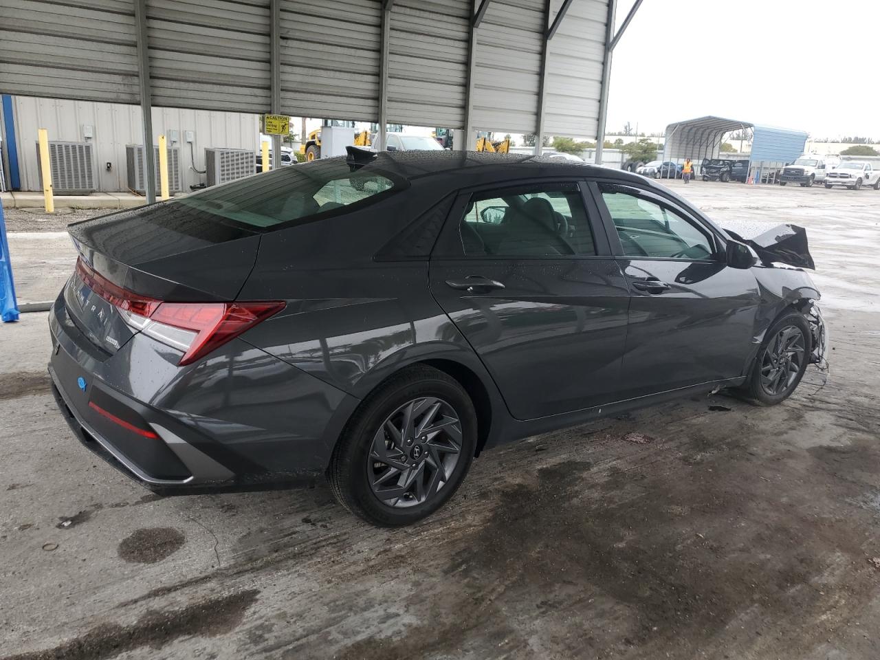 2024 Hyundai Elantra - Image 3
