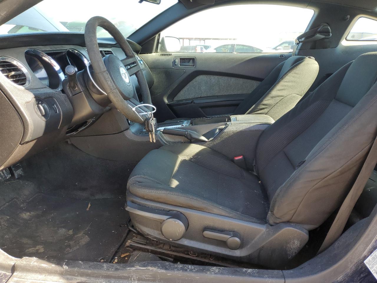 2010 Ford Mustang - Image 7